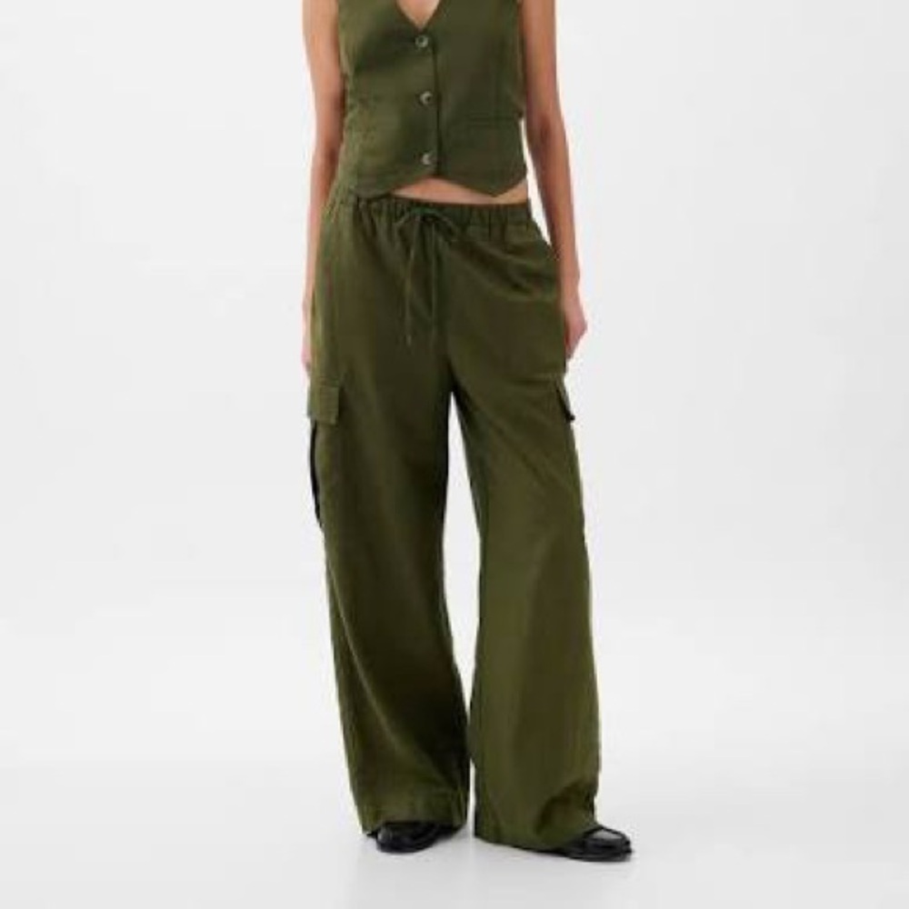 GAP Olive Green Linen Cargo Pants